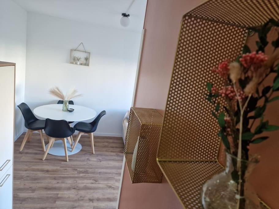 Appartement Refait A Neuf, 4 Pers A Courseulles Exterior foto